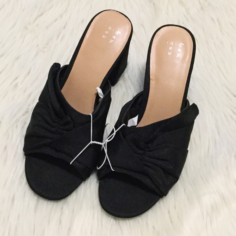 SALE! NWOT A New Day Black Knotted Bow Mule Heels - Picture 2 of 6